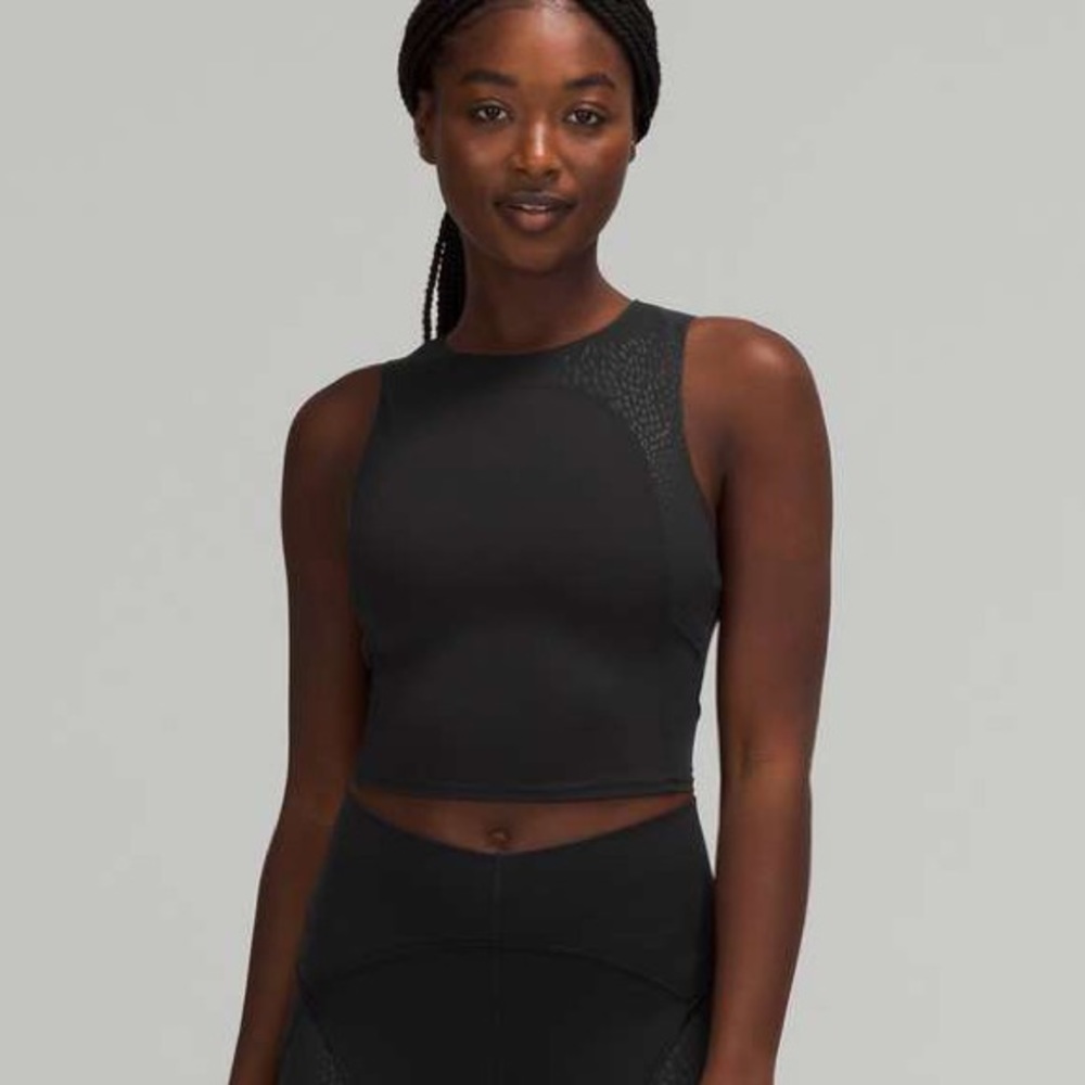 Lululemon Nulu and Mesh Yoga Top Jewel Emboss Black